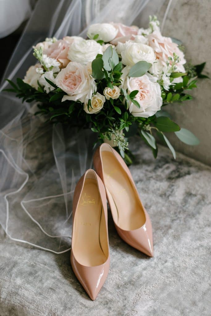 Toronto wedding delivery service lets couples celebrate their original wedding date in style. Order today at www.rebeccachan.ca