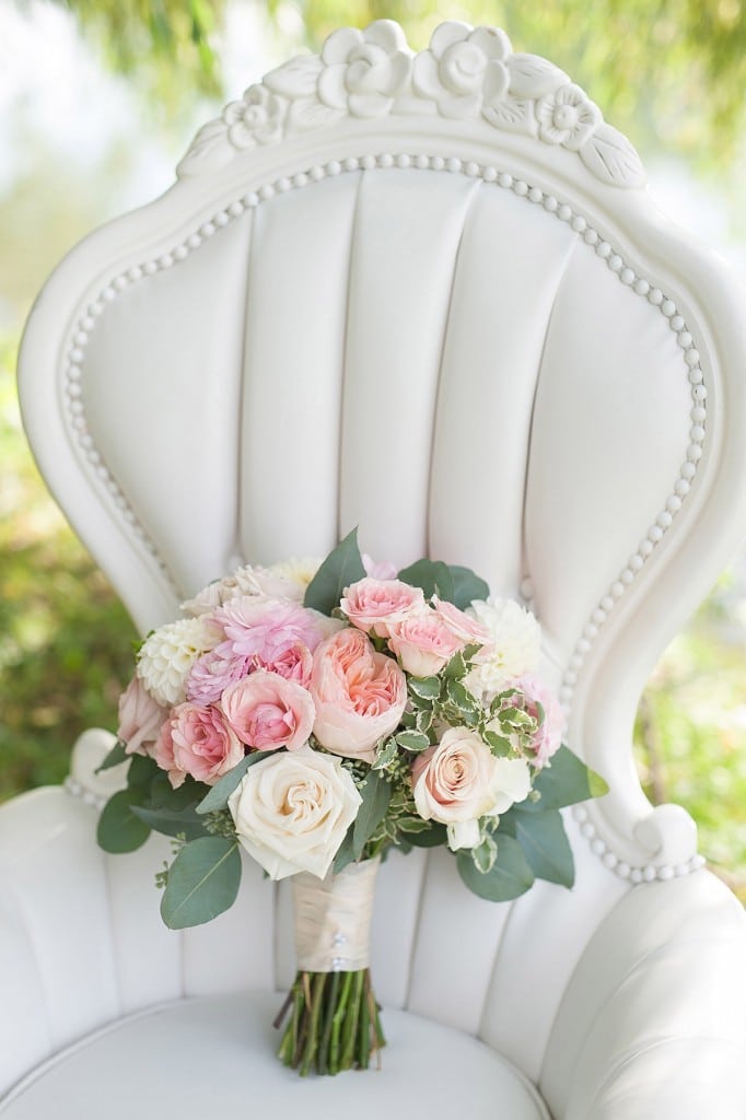 Blush Pink Ontario Winery wedding - Bride's bouquet