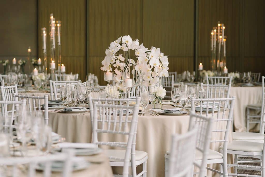 Modern luxurious all white wedding at Four Seasons Hotel Toronto, Vinci room. Planned by Rebecca Chan Weddings & Events. www.rebeccachan.ca