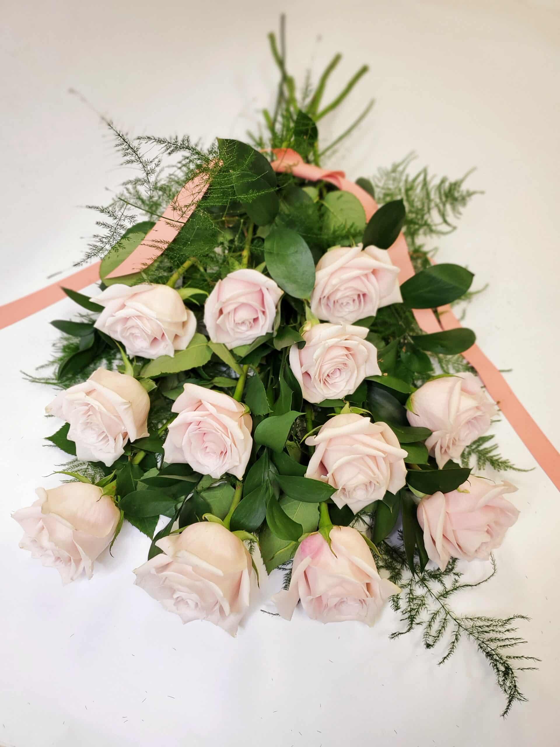 vday-Dozen Roses Blush