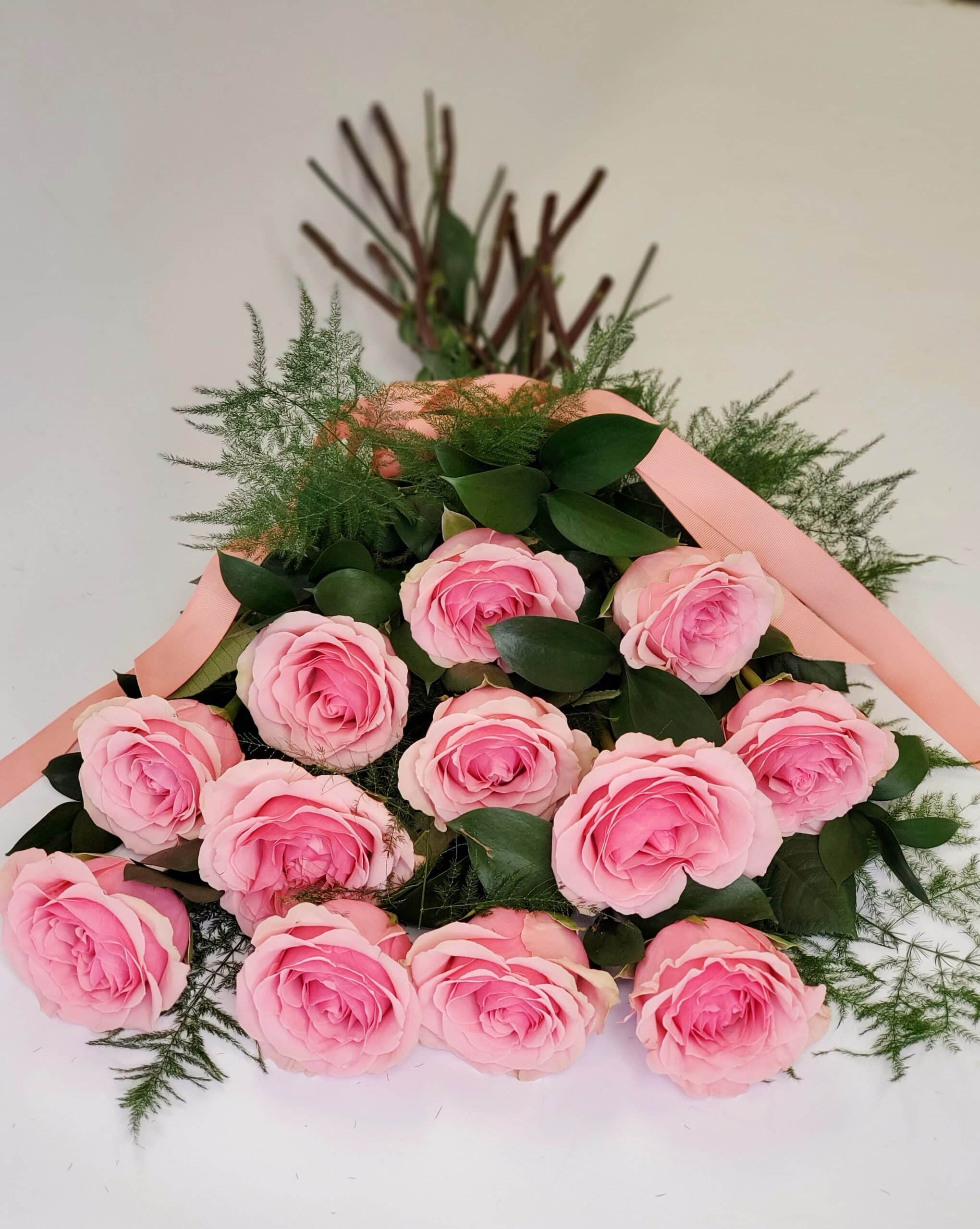 vday-Dozen Roses Pink