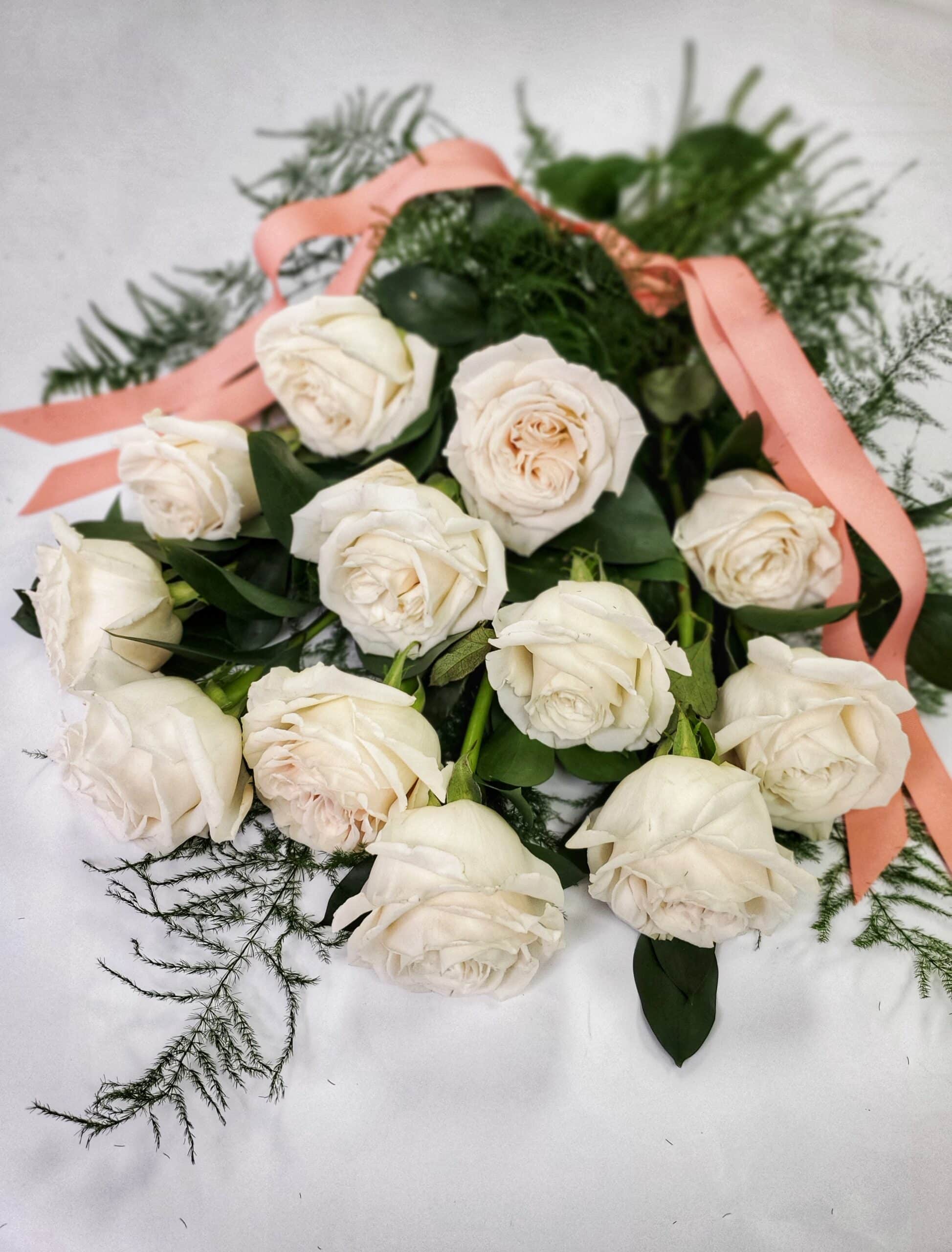 vday-Dozen Roses White