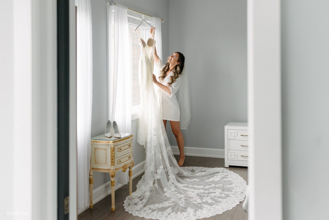 white-gold-light-airy-modern-classic-wedding-toronto-10-1130×754-1