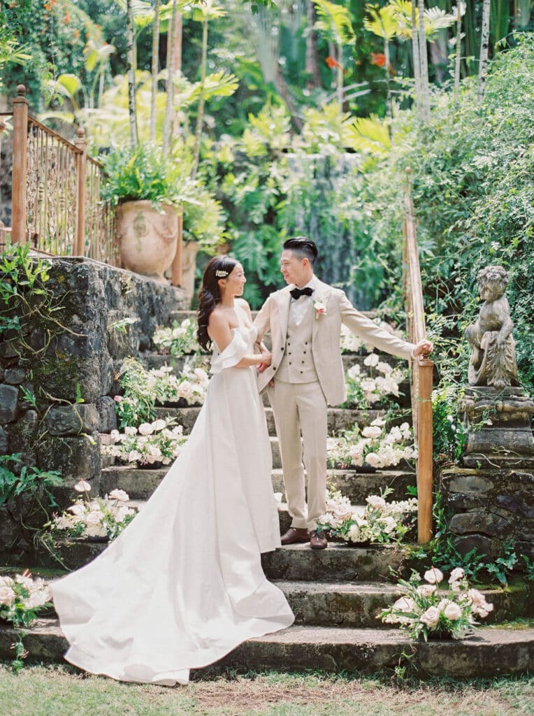 Beautiful wedding ceremony at Haiku Mill Wedding in Maui, Hawaii