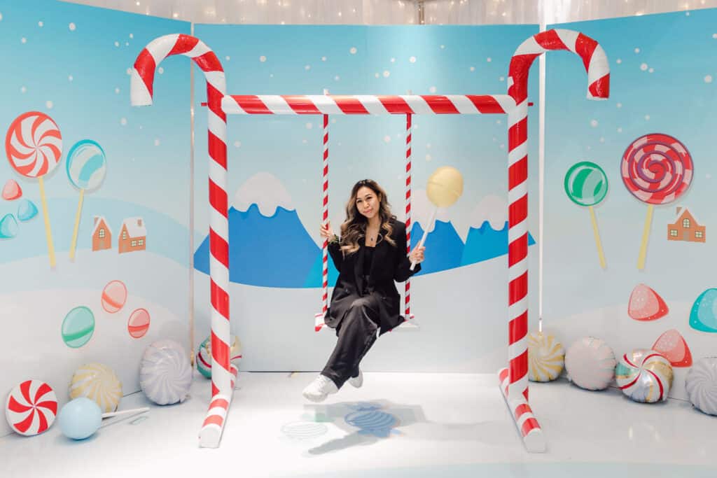 Candy cane swing activation